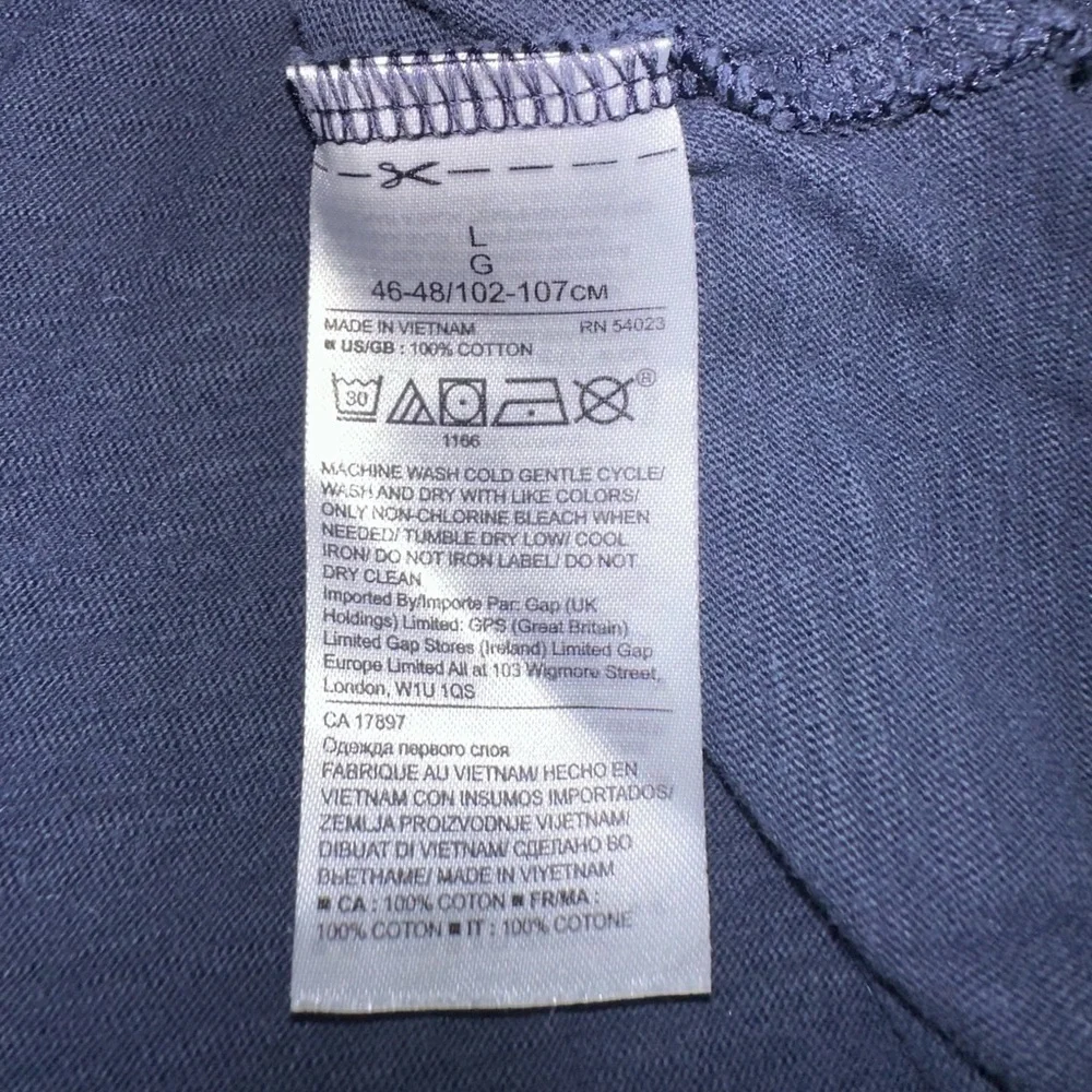Banana Republic Vintage 3-Button T-Shirt (Size L)